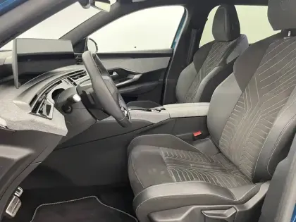 Photo 13 Peugeot 5008  Hybrid 136 e-DCS6