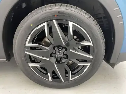 Photo 17 Peugeot 5008  Hybrid 136 e-DCS6