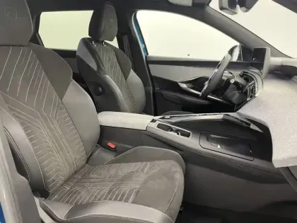 Photo 26 Peugeot 5008  Hybrid 136 e-DCS6