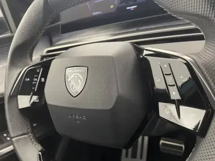 Photo 28 Peugeot 5008  Hybrid 136 e-DCS6