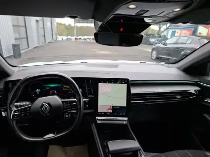 Photo 2 Renault Austral  E-Tech hybrid 200