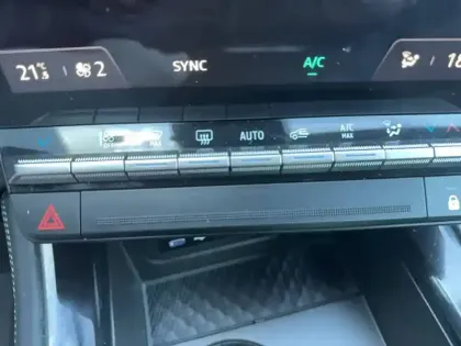 Photo 31 Renault Austral  E-Tech hybrid 200