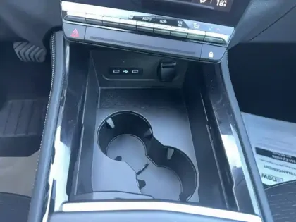 Photo 33 Renault Austral  E-Tech hybrid 200