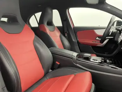 Photo 27 Mercedes Classe A  200 7G-DCT