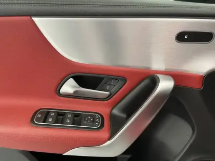 Photo 26 Mercedes Classe A  200 7G-DCT