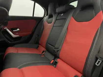 Photo 15 Mercedes Classe A  200 7G-DCT