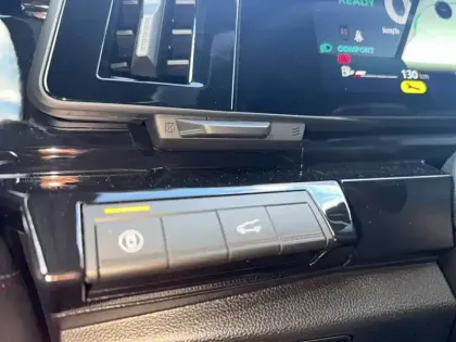 Photo 33 Renault Rafale  E-Tech full hybrid 200ch