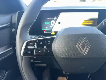 Photo 35 Renault Rafale  E-Tech full hybrid 200ch