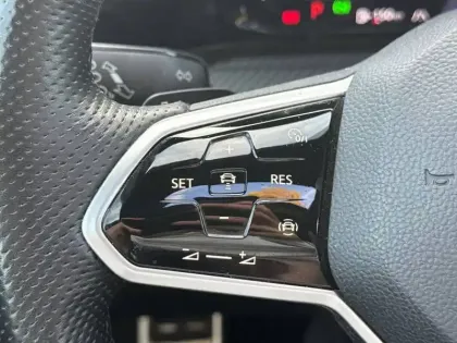 Photo 22 Volkswagen Golf  2.0 TDI SCR 150 DSG7