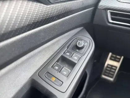 Photo 23 Volkswagen Golf  2.0 TDI SCR 150 DSG7