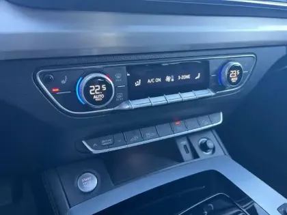 Photo 30 Audi Q5  55 TFSIe 367 S tronic 7 Quattro