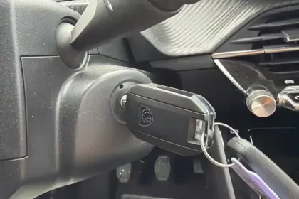 Photo 27 Peugeot 2008  100 S&S BVM6