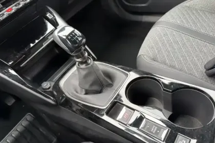 Photo 21 Peugeot 2008  100 S&S BVM6