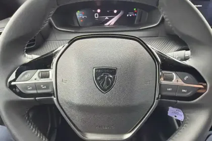 Photo 23 Peugeot 2008  100 S&S BVM6