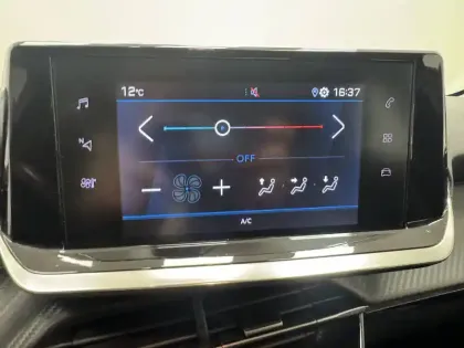 Photo 23 Peugeot 208  PureTech 75 S&S BVM5