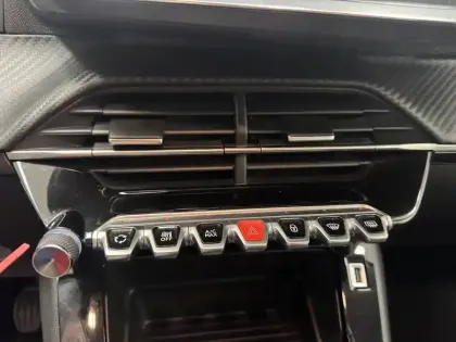 Photo 18 Peugeot 208  PureTech 75 S&S BVM5