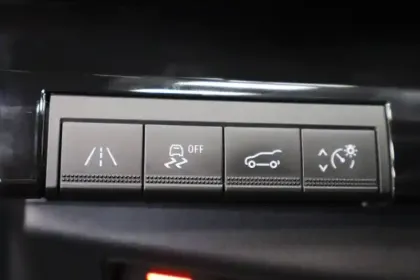 Photo 4 Renault Espace  E-Tech full hybrid 200 GSR2