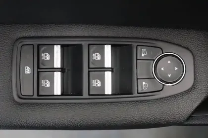 Photo 26 Renault Captur  E-Tech 145 - 21