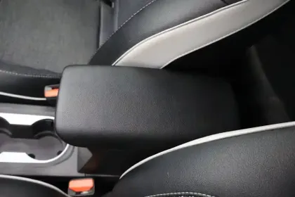 Photo 19 Renault Captur  E-Tech 145 - 21