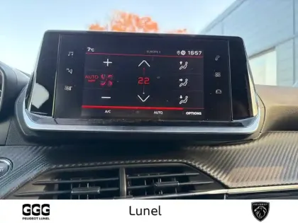 Photo 15 Peugeot 2008  PureTech 130 S&S BVM6