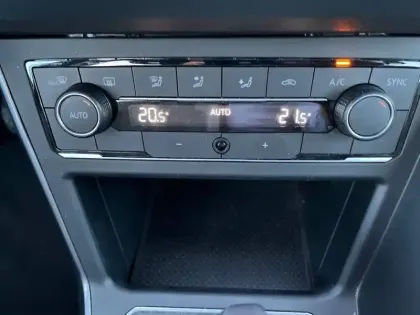 Photo 21 Volkswagen Polo  1.0 TSI 95 S&S DSG7