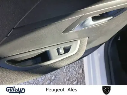 Photo 12 Peugeot 208  PureTech 100 S&S BVM6