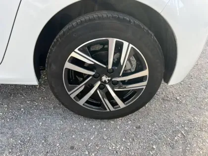 Photo 10 Peugeot 208  PureTech 100 S&S EAT8