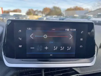 Photo 12 Peugeot 208  PureTech 100 S&S EAT8