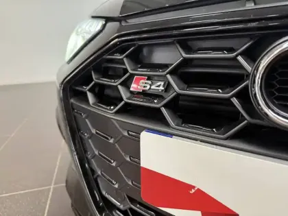 Photo 26 Audi A4 S4 V6 3.0 TDI 347 Tiptronic 8 Quattro