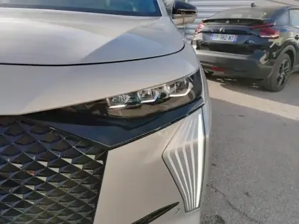 Photo 13 DS Ds 7  Hybride Rechargeable E-Tense 225 EAT8 Performance Line +