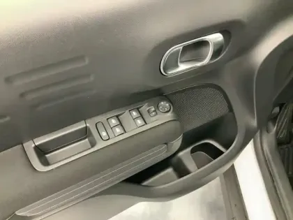 Photo 19 Citroën C3 Aircross  PureTech 130 S&S EAT6 Shine Pack