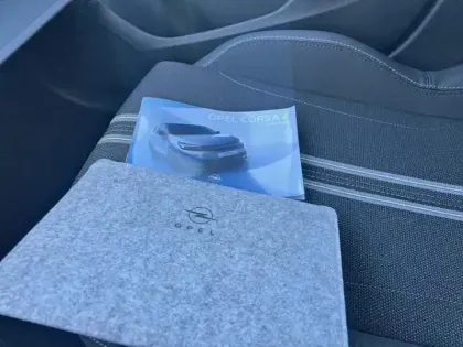 Photo 15 Opel Corsa  1.2 Turbo Hybrid 136 ch e-DCT6 GS