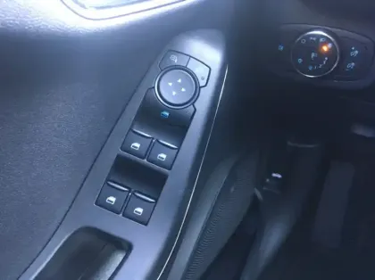 Photo 5 Ford Fiesta 1.0 EcoBoost Hybrid 125ch ST-Line 5p