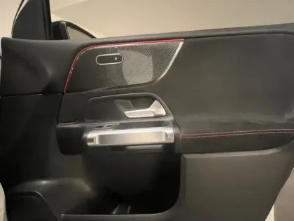 Photo 19 Mercedes GLB 200 d AMG Line