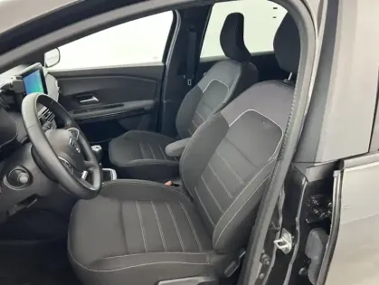 Photo 11 Dacia Jogger TCe 110 7 places Extreme + 5p