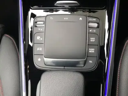 Photo 25 Mercedes GLB 220 d 4MATIC AMG Line