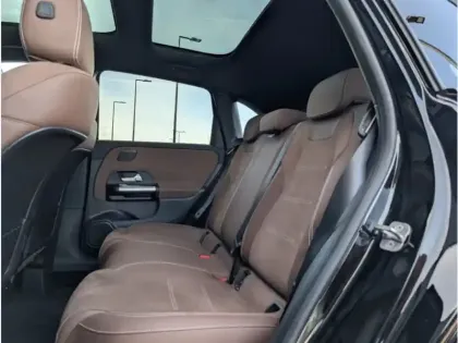 Photo 18 Mercedes Classe B 200 d AMG Line TO SIEGES ELECTRIQUES MEMOIRES CHAU