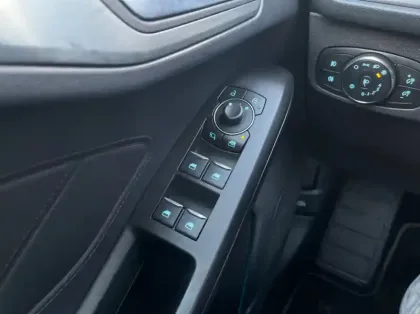 Photo 5 Ford Focus 1.0 EcoBoost mHEV 125ch Titanium X Business