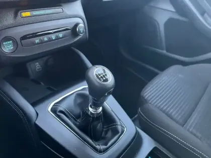 Photo 7 Ford Focus 1.0 EcoBoost mHEV 125ch Titanium X Business