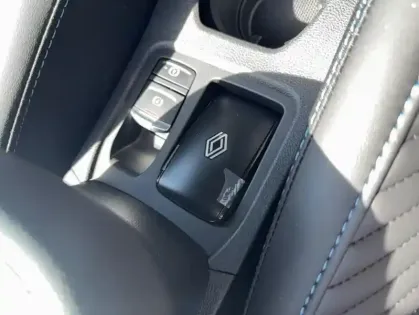 Photo 23 Renault Clio E-Tech full hybrid 145 GSR2 Esprit Alpine 5p