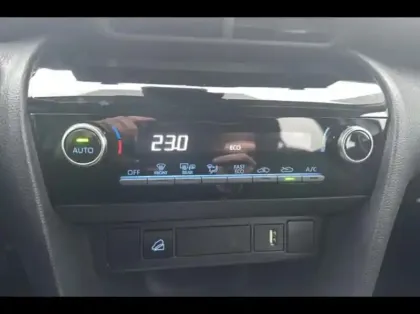 Photo 14 Toyota Yaris  Cross 116h Dynamic Business AWD-i MY22