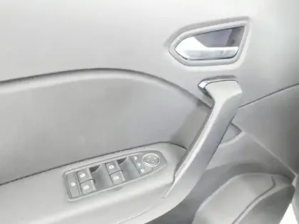 Photo 11 Renault Captur  1.6 E-Tech hybride 145ch Business -21