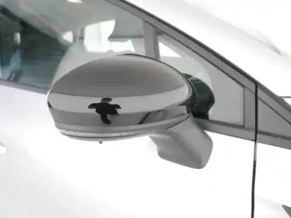 Photo 8 Renault Captur  1.6 E-Tech hybride 145ch Business -21