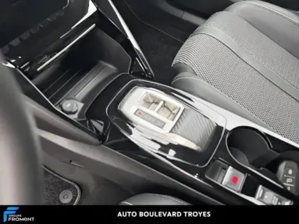 Photo 13 Peugeot 2008  1.2 Hybrid 145ch GT e-DCS6