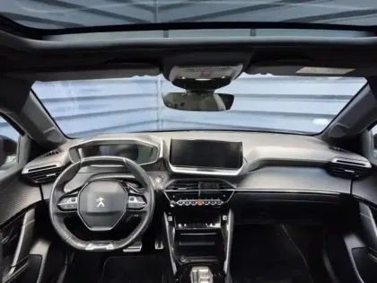 Photo 8 Peugeot 208  e- 136ch GT Pack