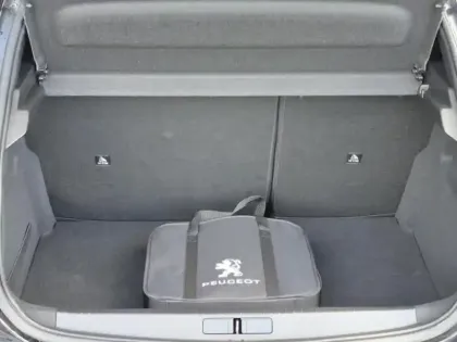 Photo 4 Peugeot 208  e- 136ch GT Pack