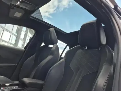 Photo 13 Peugeot 208  e- 136ch GT Pack