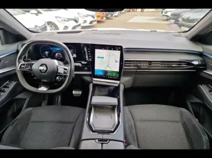 Photo 8 Renault Austral  1.2 E-Tech full hybrid 200ch Iconic esprit Alpine