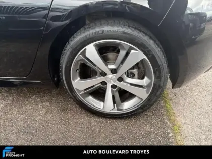 Photo 12 Peugeot 5008 Gén. II Ph1 Allure Business 5