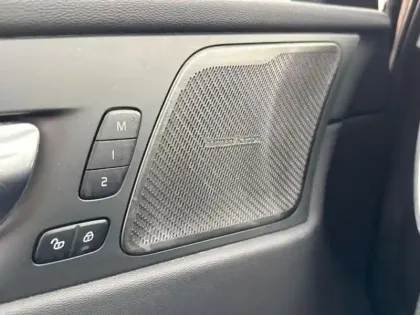 Photo 14 Volvo Xc60  T8 AWD Recharge 310 + 145ch Ultimate Style Chrome Geartronic